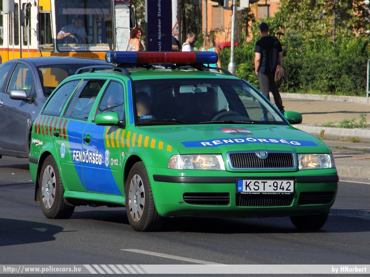 Skoda Octavia Combi Tour 1.9 PD TDI, fotó: HNorbert
Keywords: rendőr rendőrautó rendőrség magyar Magyarország hungarian Hungary police policecar KST-942