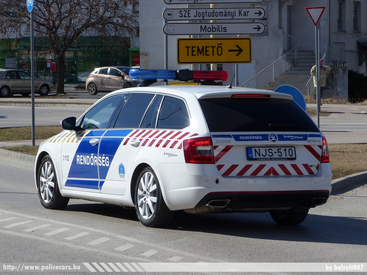 Skoda Octavia Combi RS 2.0 TSI DSG, fotó: balzoolt007
Keywords: rendőr rendőrautó rendőrség magyar Magyarország NJS-510 hungarian Hungary police policecar