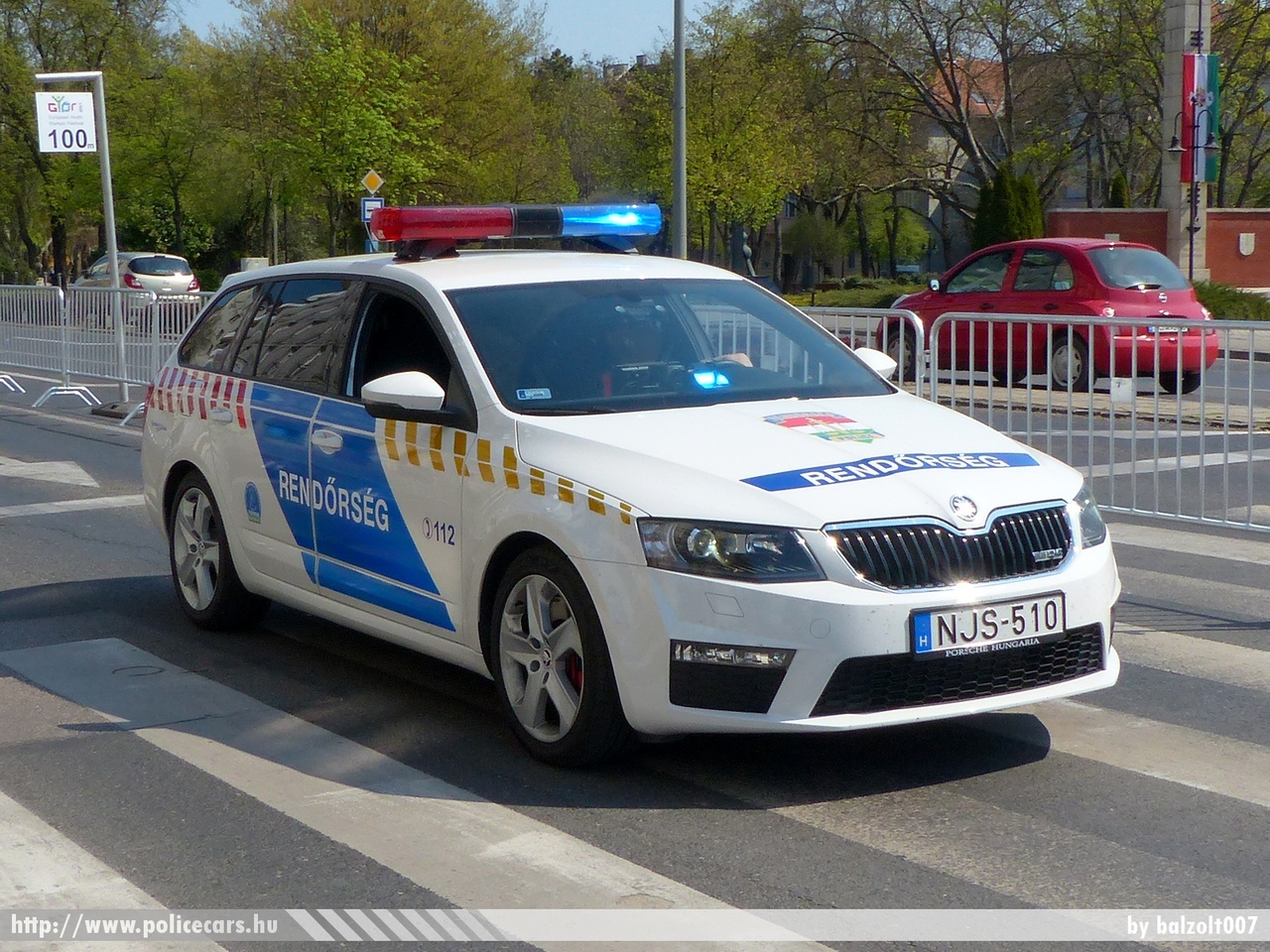 Skoda Octavia Combi RS 2.0 TSI DSG, fotó: balzoolt007
Keywords: rendőr rendőrautó rendőrség magyar Magyarország NJS-510 hungarian Hungary police policecar