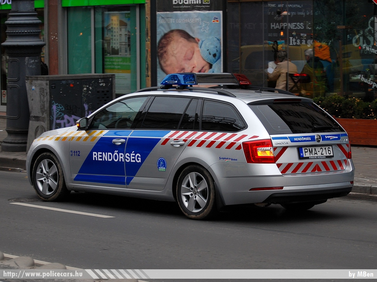 Skoda Octavia III Combi facelift, fotó: MBen
Keywords: rendőr rendőrautó rendőrség magyar Magyarország PMA-216 Hungary hungarian police policecar készenléti 