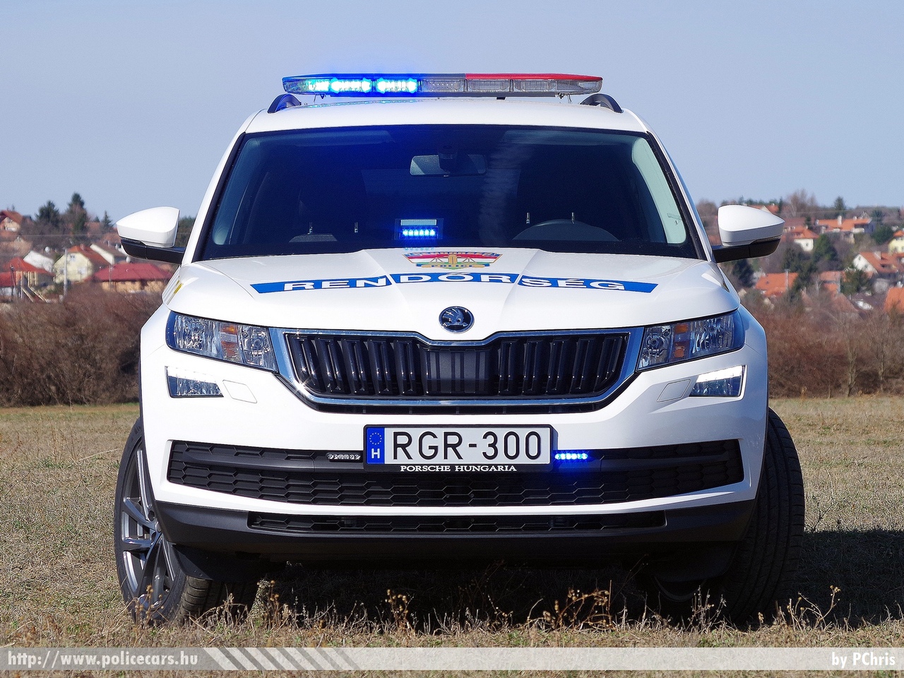 Skoda Kodiaq 4x4, fotó: PChris
Keywords: rendőr rendőrautó rendőrség magyar Magyarország hungarian Hungary police policecar RGR-300