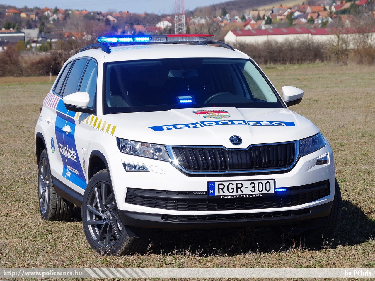 Skoda Kodiaq 4x4, fotó: PChris
Keywords: rendőr rendőrautó rendőrség magyar Magyarország hungarian Hungary police policecar RGR-300