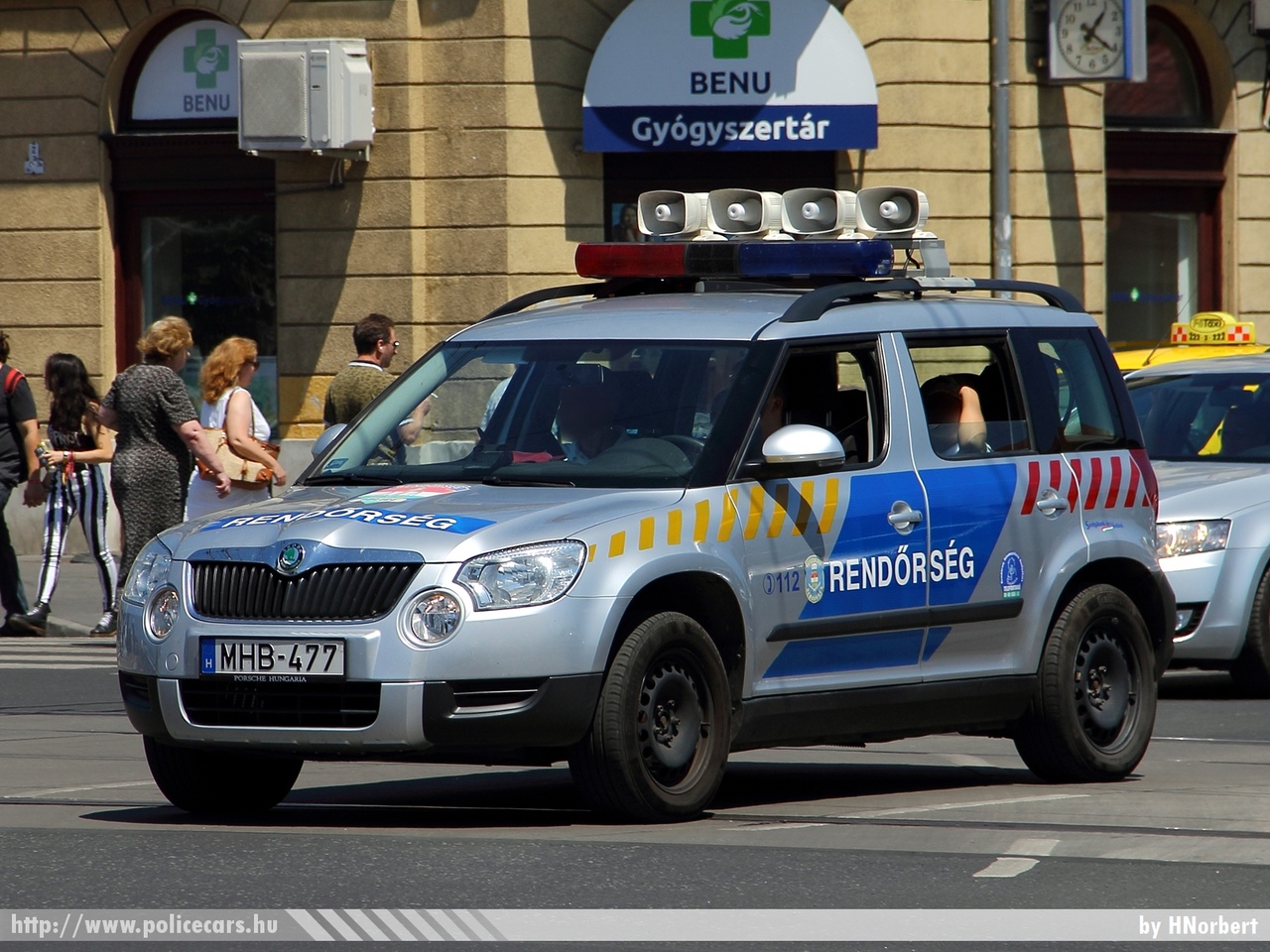 Skoda Yeti, fotó: HNorbert
Keywords: rendőr rendőrautó rendőrség magyar Magyarország hungarian Hungary police policecar MHB-477