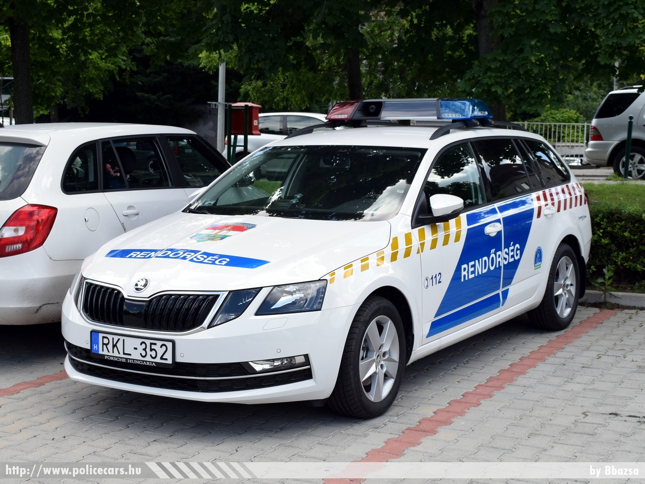 Skoda Octavia III Combi facelift, fotó: Bbazsa
Keywords: rendőr rendőrautó rendőrség magyar Magyarország hungarian Hungary police policecar RKL-352
