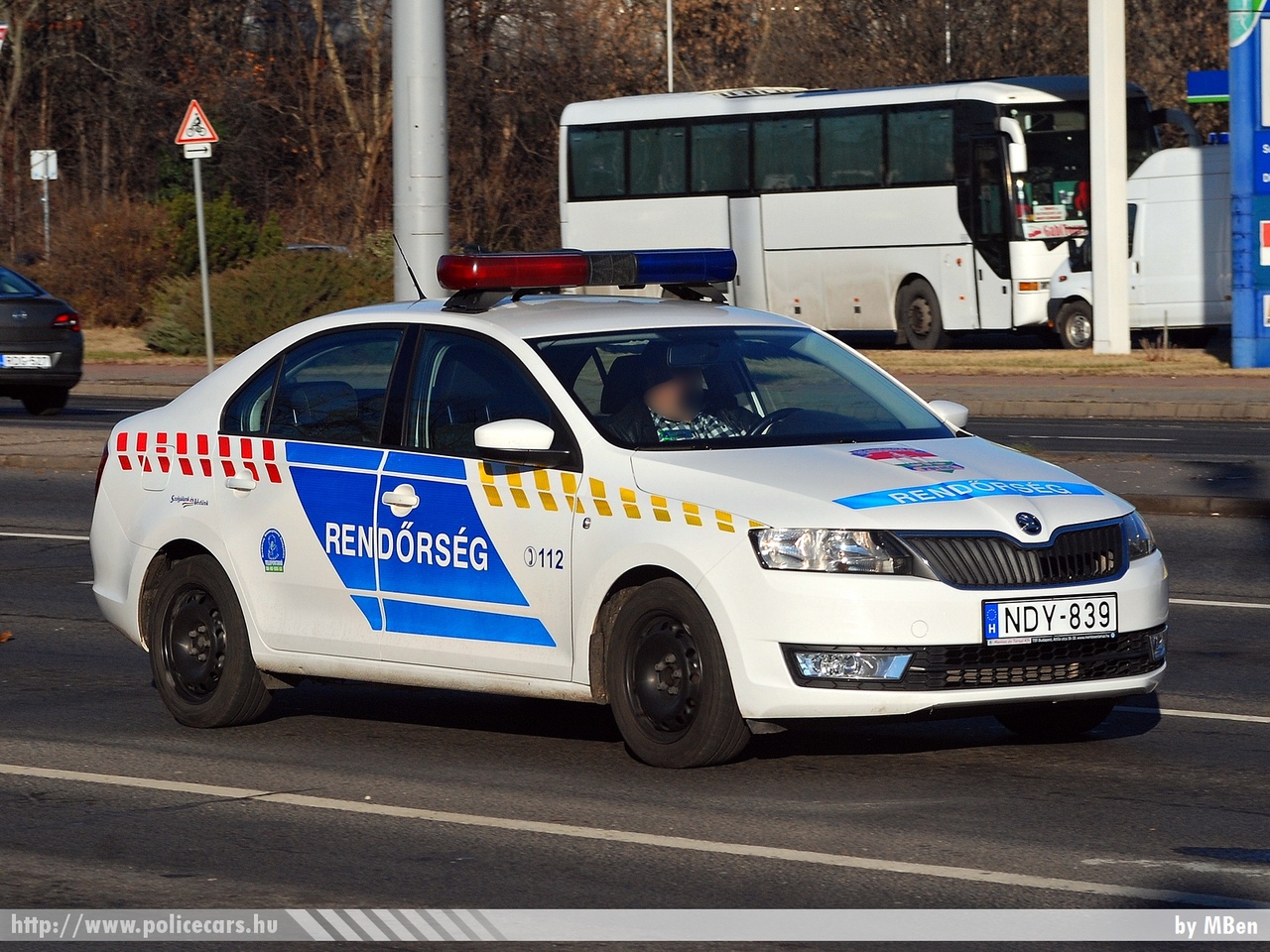Skoda Rapid, fotó: MBen
Keywords: rendőr rendőrautó rendőrség magyar Magyarország hungarian Hungary police policecar NDY-839