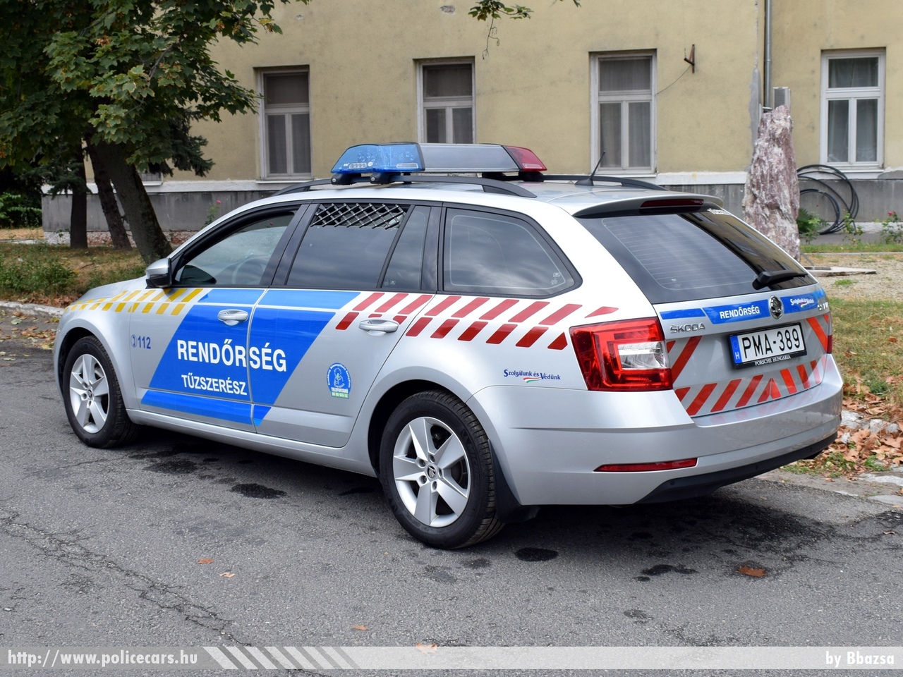 Skoda Octavia III Combi facelift, fotó: Bbazsa
Keywords: rendőr rendőrautó rendőrség magyar Magyarország hungarian Hungary police policecar PMA-839