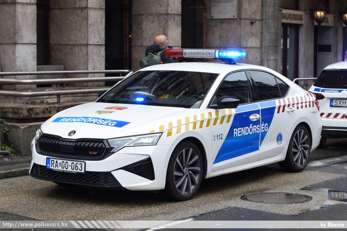 Skoda Octavia IV RS, fotó: Bbazsa
Keywords: rendőr rendőrautó rendőrség magyar Magyarország hungarian Hungary police policecar RA00-067