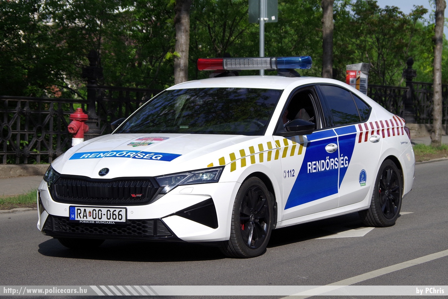 Skoda Octavia IV RS, fotó: PChris
Keywords: rendőr rendőrautó rendőrség magyar Magyarország hungarian Hungary police policecar RA00-066