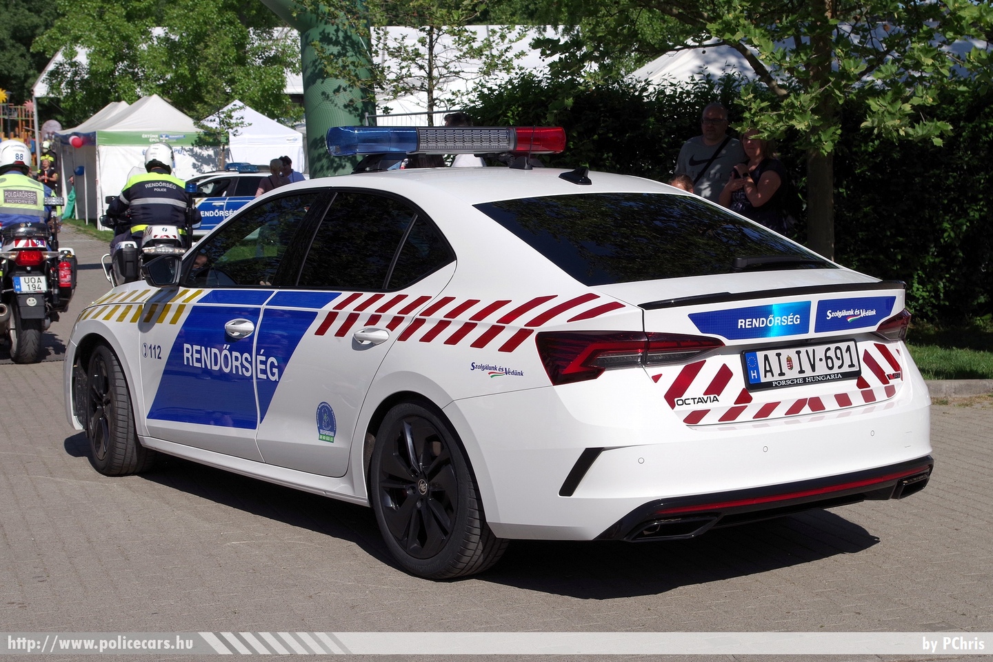 Skoda Octavia IV RS, fotó: PChris
Keywords: rendőr rendőrautó rendőrség magyar Magyarország hungarian Hungary police policecar AIIV-691