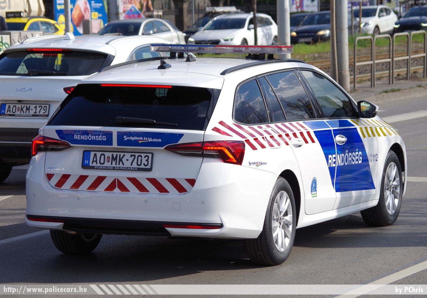Skoda Octavia IV, fotó: PChris
Keywords: rendőr rendőrautó rendőrség magyar Magyarország hungarian Hungary police policecar AOMK-703