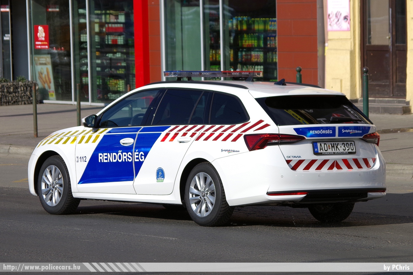 Skoda Octavia IV, fotó: PChris
Keywords: rendőr rendőrautó rendőrség magyar Magyarország hungarian Hungary police policecar AOMK-390