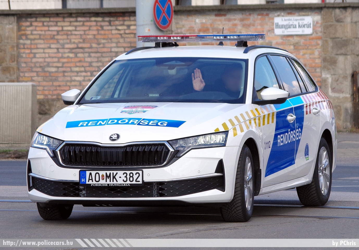 Skoda Octavia IV, fotó: PChris
Keywords: rendőr rendőrautó rendőrség magyar Magyarország hungarian Hungary police policecar AOMK-382