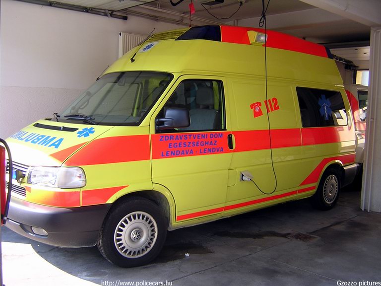 Volkswagen Transporter T4, fotó: Gzozzo pictures
Keywords: szlovén Szlovénia mentőautó mentő slovenian Slovenia ambulance