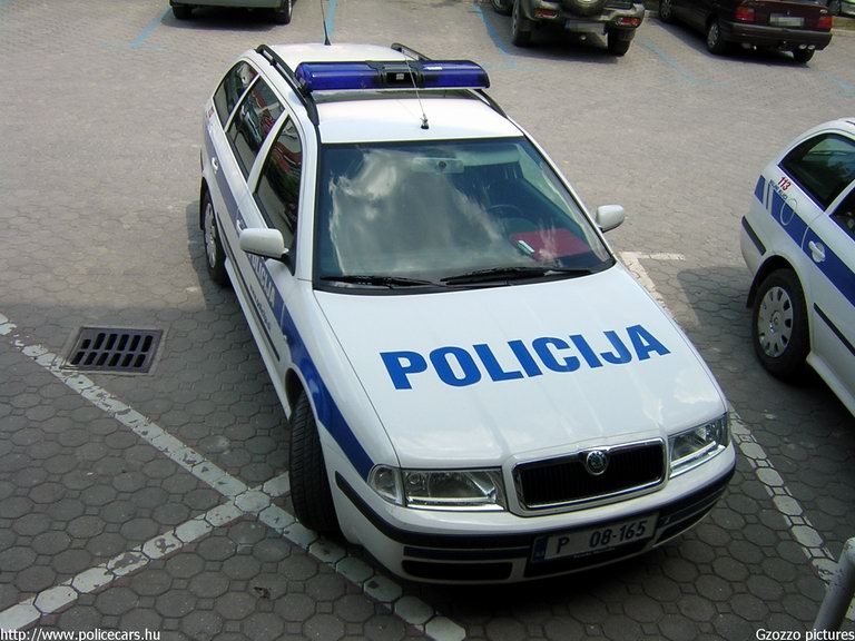 Skoda Octavia, fotó: Gzozzo pictures
Keywords: szlovén Szlovénia rendőrautó rendőrség rendőr police policecar Slovenia slovenian