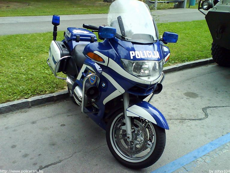 BMW, fotó: Zotya104
Keywords: szlovén Szlovénia rendőrmotor rendőrség rendőr police policecar Slovenia slovenian