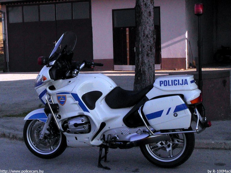 BMW, fotó: R-100Maci
Keywords: szlovén Szlovénia rendőrautó rendőrség rendőr police policecar Slovenia slovenian