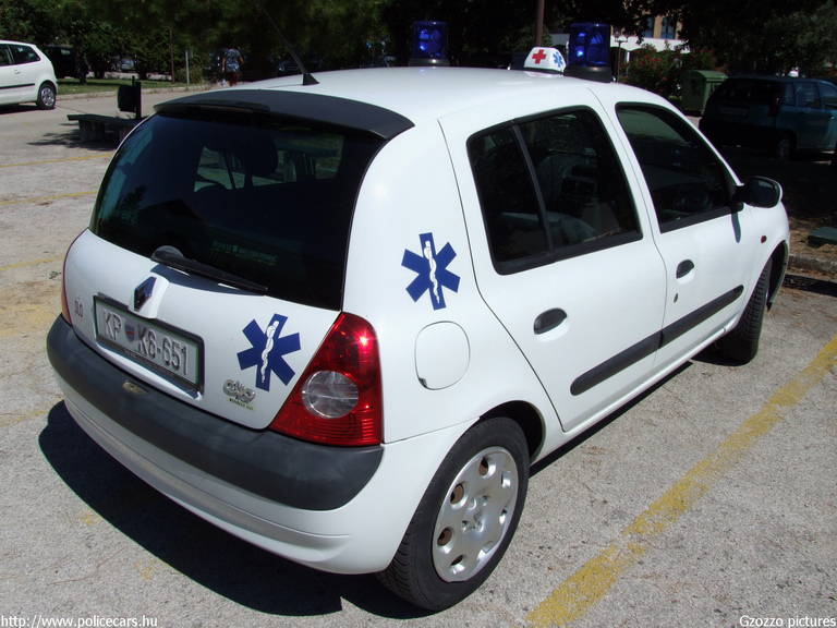 Renault Clio, fotó: Gzozzo pictures
Keywords: szlovén Szlovénia mentőautó mentő slovenian Slovenia ambulance