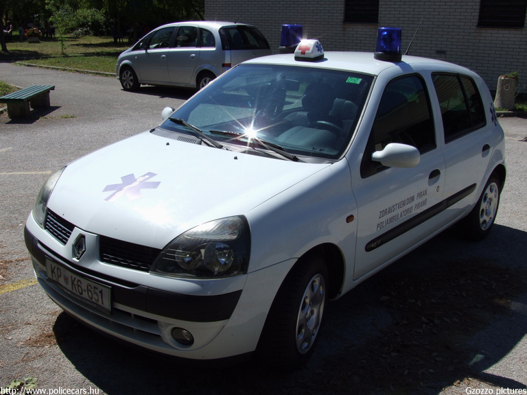 Renault Clio, fotó: Gzozzo pictures
Keywords: szlovén Szlovénia mentőautó mentő slovenian Slovenia ambulance