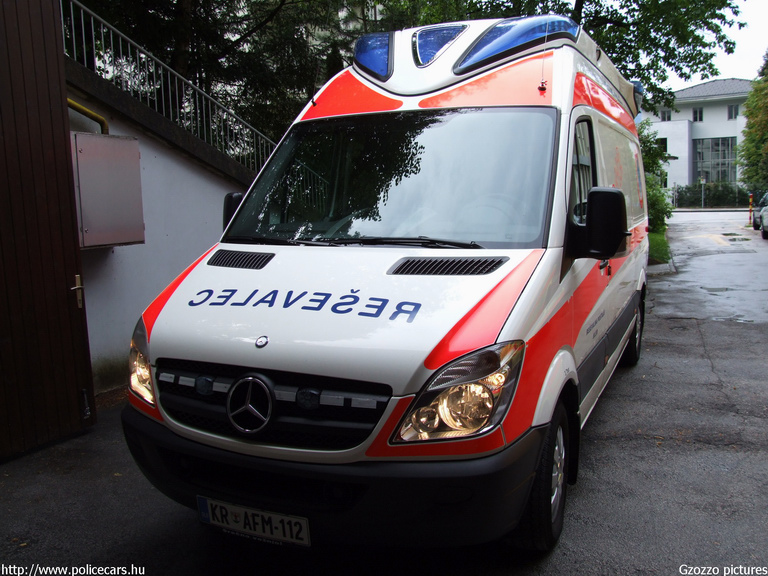Mercedes Sprinter II, fotó: Gzozzo pictures
Keywords: szlovén Szlovénia mentőautó mentő slovenian Slovenia ambulance