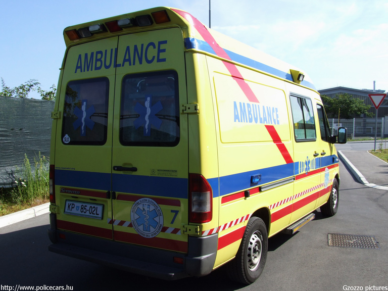 Mercedes Sprinter, fotó: Gzozzo pictures
Keywords: szlovén Szlovénia mentőautó mentő slovenian Slovenia ambulance