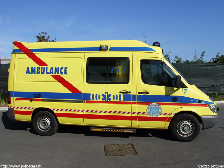 Mercedes Sprinter, fotó: Gzozzo pictures
Keywords: szlovén Szlovénia mentőautó mentő slovenian Slovenia ambulance