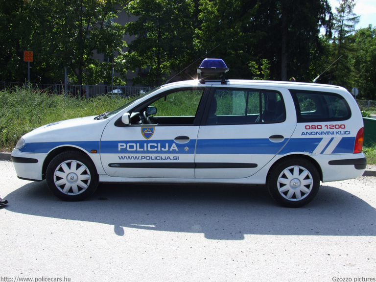 Renault Megane, fotó: Gzozzo pictures
Keywords: szlovén Szlovénia rendőrautó rendőrség rendőr police policecar Slovenia slovenian