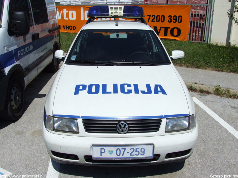 Volkswagen Polo, fotó: Gzozzo pictures
Keywords: szlovén Szlovénia rendőrautó rendőrség rendőr rendőr police policecar Slovenia slovenian