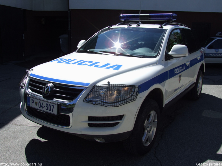 Volkswagen Touareg, fotó: Gzozzo pictures
Keywords: szlovén Szlovénia rendőrautó rendőrség rendőr rendőr police policecar Slovenia slovenian