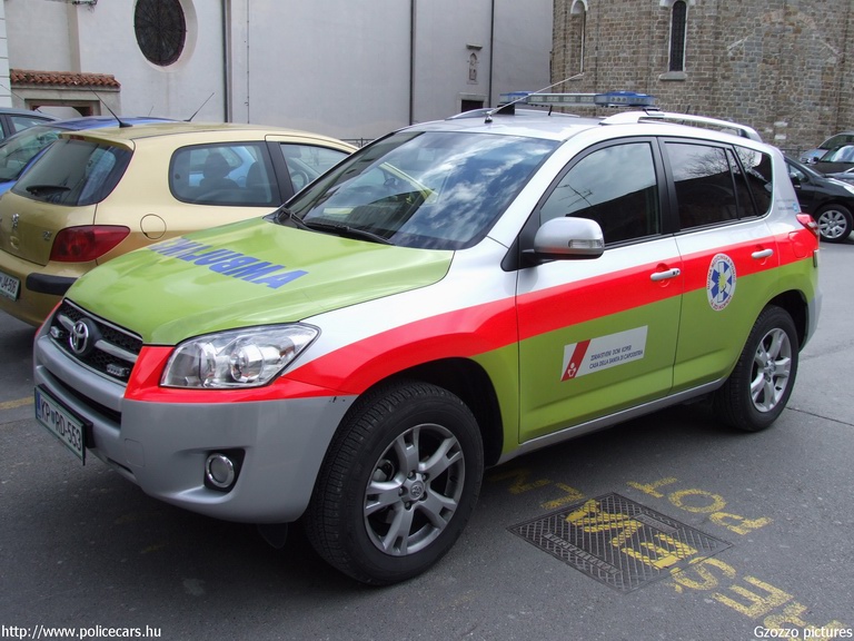 Toyota RAV4, fotó: Gzozzo pictures
Keywords: szlovén Szlovénia mentőautó mentő slovenian Slovenia ambulance