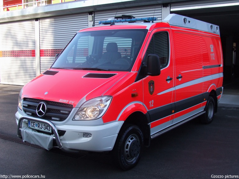 Mercedes Sprinter II, Celje, fotó: Gzozzo pictures
Keywords: szlovén Szlovénia tûzoltóautó tûzoltóság tûz slovenian Slovenia fire firetruck