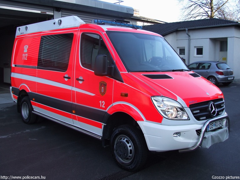 Mercedes Sprinter II, Celje, fotó: Gzozzo pictures
Keywords: szlovén Szlovénia tûzoltóautó tûzoltóság tûz slovenian Slovenia fire firetruck
