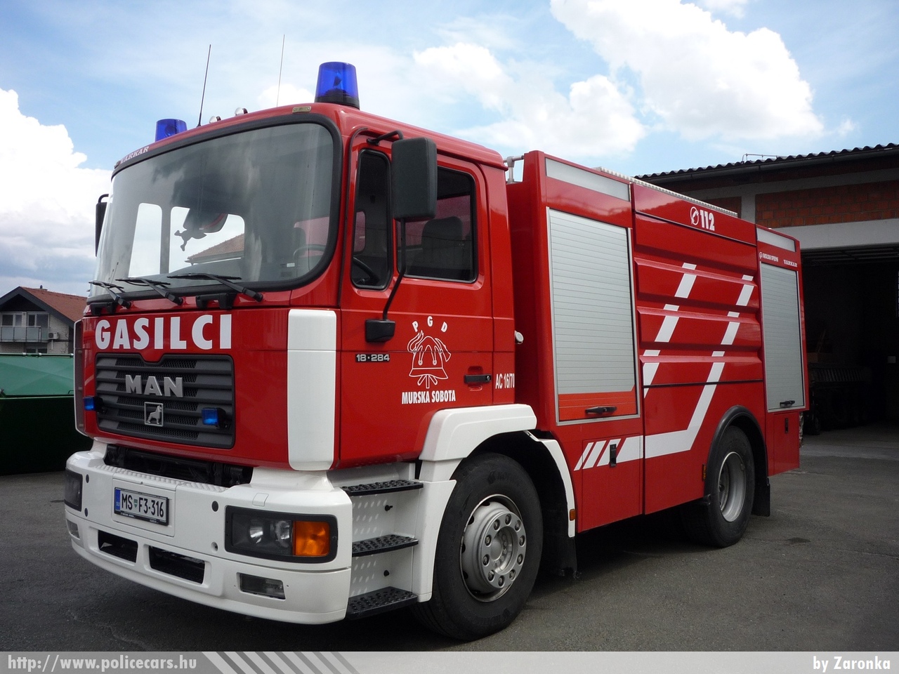 MAN 18-284 AC 16/70, Muraszombati Önkéntes Tûzoltó Egyesület (PGD Murska Sobota), fotó: Zaronka
Keywords: szlovén Szlovénia tûzoltóautó tûzoltóság tûzoltó slovenian Slovenia fire firetruck