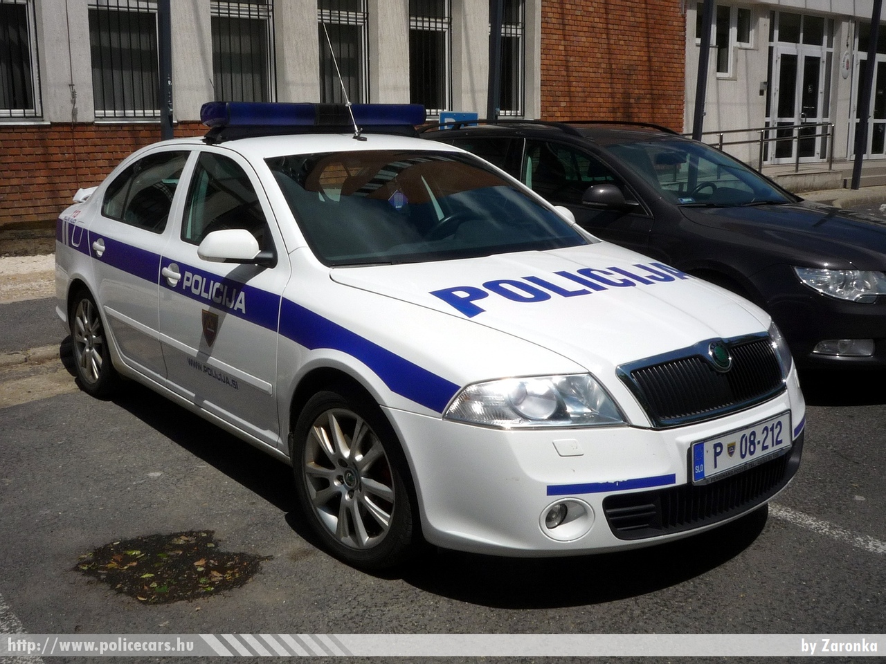 Skoda Octavia II RS, fotó: Zaronka
Keywords: szlovén Szlovénia rendőr rendőrautó rendőrség police policecar Slovenia slovenian