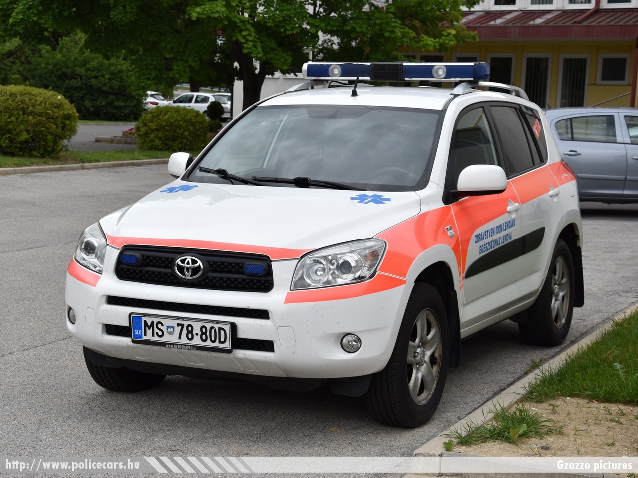Toyota RAV4, Lendva, fotó: Gzozzo pictures
Keywords: szlovén Szlovénia mentő mentőautó Slovenia slovenian ambulance