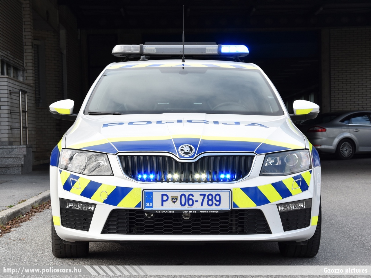 Skoda Octavia III RS, fotó: Gzozzo pictures
Keywords: szlovén Szlovénia rendőr rendőrautó rendőrség police policecar Slovenia slovenian