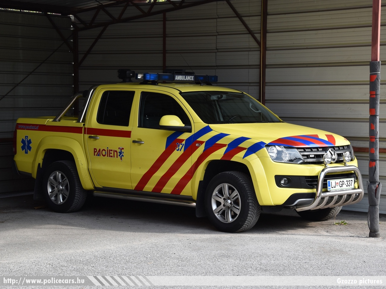 Volkswagen Amarok, fotó: Gzozzo pictures
Keywords: szlovén Szlovénia mentő mentőautó Slovenia slovenian ambulance