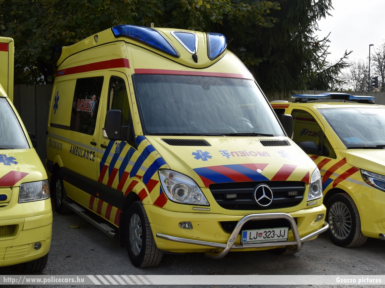 Mercedes Sprinter II, fotó: Gzozzo pictures
Keywords: szlovén Szlovénia mentő mentőautó Slovenia slovenian ambulance