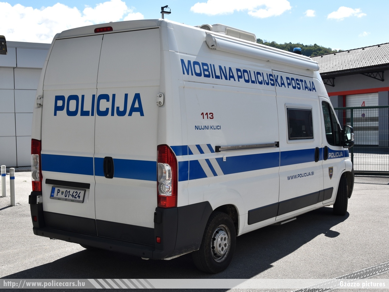 Peugeot Boxer, fotó: Gzozzo pictures
Keywords: szlovén Szlovénia rendőr rendőrautó rendőrség police policecar Slovenia slovenian