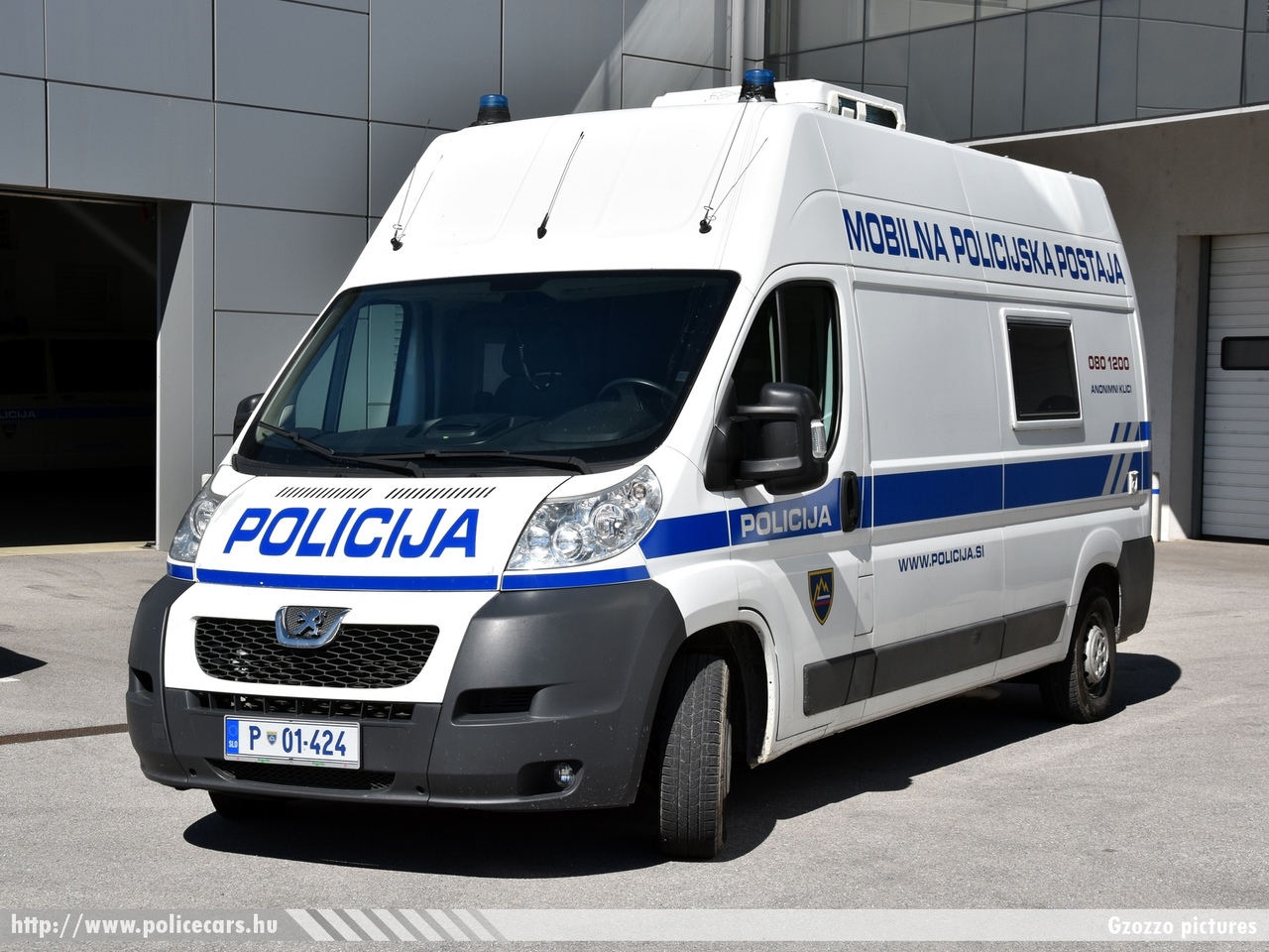 Peugeot Boxer, fotó: Gzozzo pictures
Keywords: szlovén Szlovénia rendőr rendőrautó rendőrség police policecar Slovenia slovenian