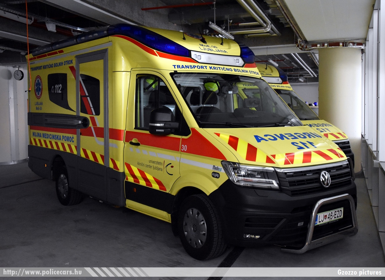 Volkswagen Crafter, Ljubljana, fotó: Gzozzo pictures
Keywords: szlovén Szlovénia mentő mentőautó Slovenia slovenian ambulance