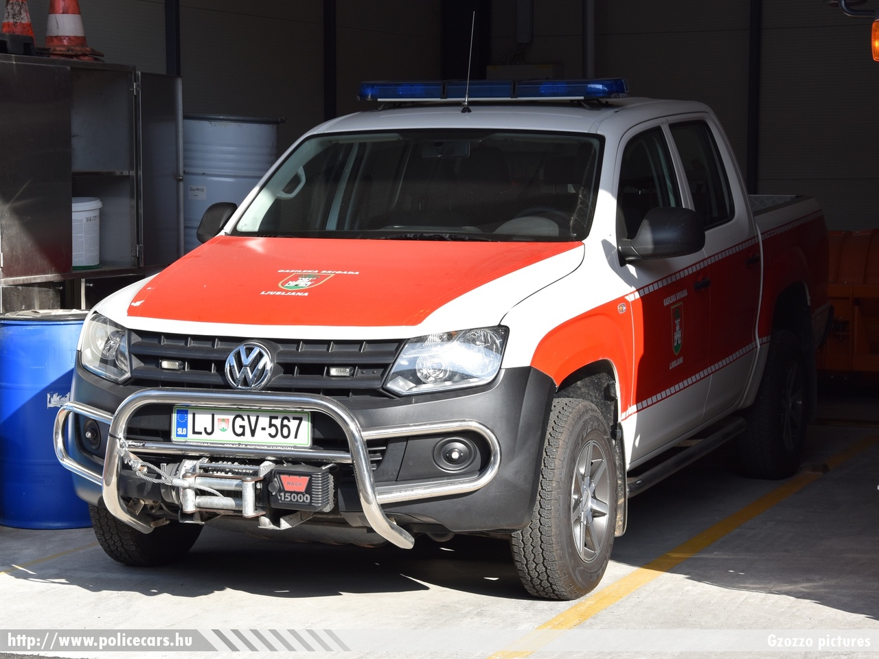 Volkswagen Amarok, Ljubljana, fotó: Gzozzo pictures
Keywords: szlovén Szlovénia tûzoltóautó tûzoltóság tûzoltó slovenian Slovenia fire firetruck