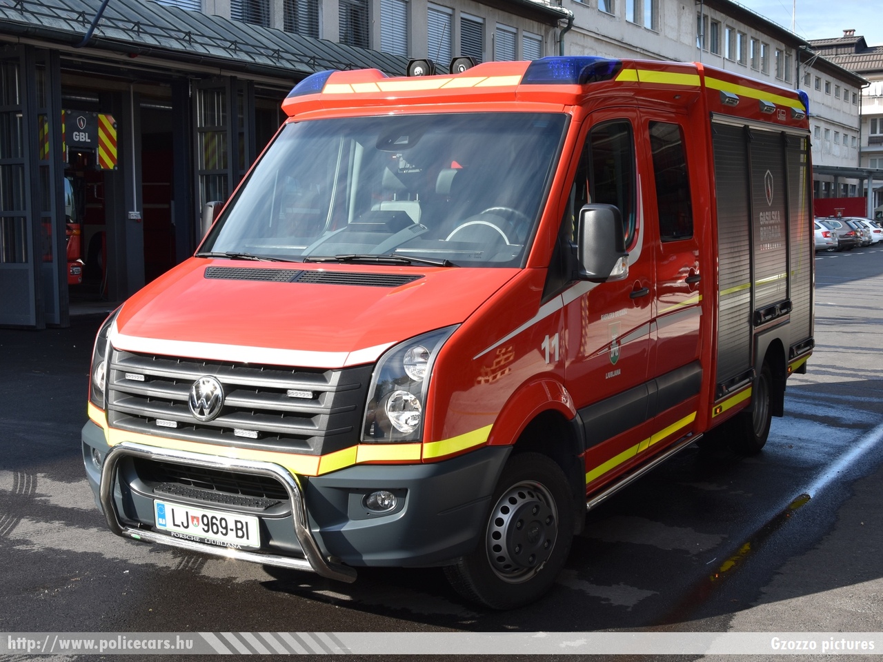 Volkswagen Crafter 2.0 TDI, Ljubljana, fotó: Gzozzo pictures
Keywords: szlovén Szlovénia tûzoltóautó tûzoltóság tûzoltó slovenian Slovenia fire firetruck