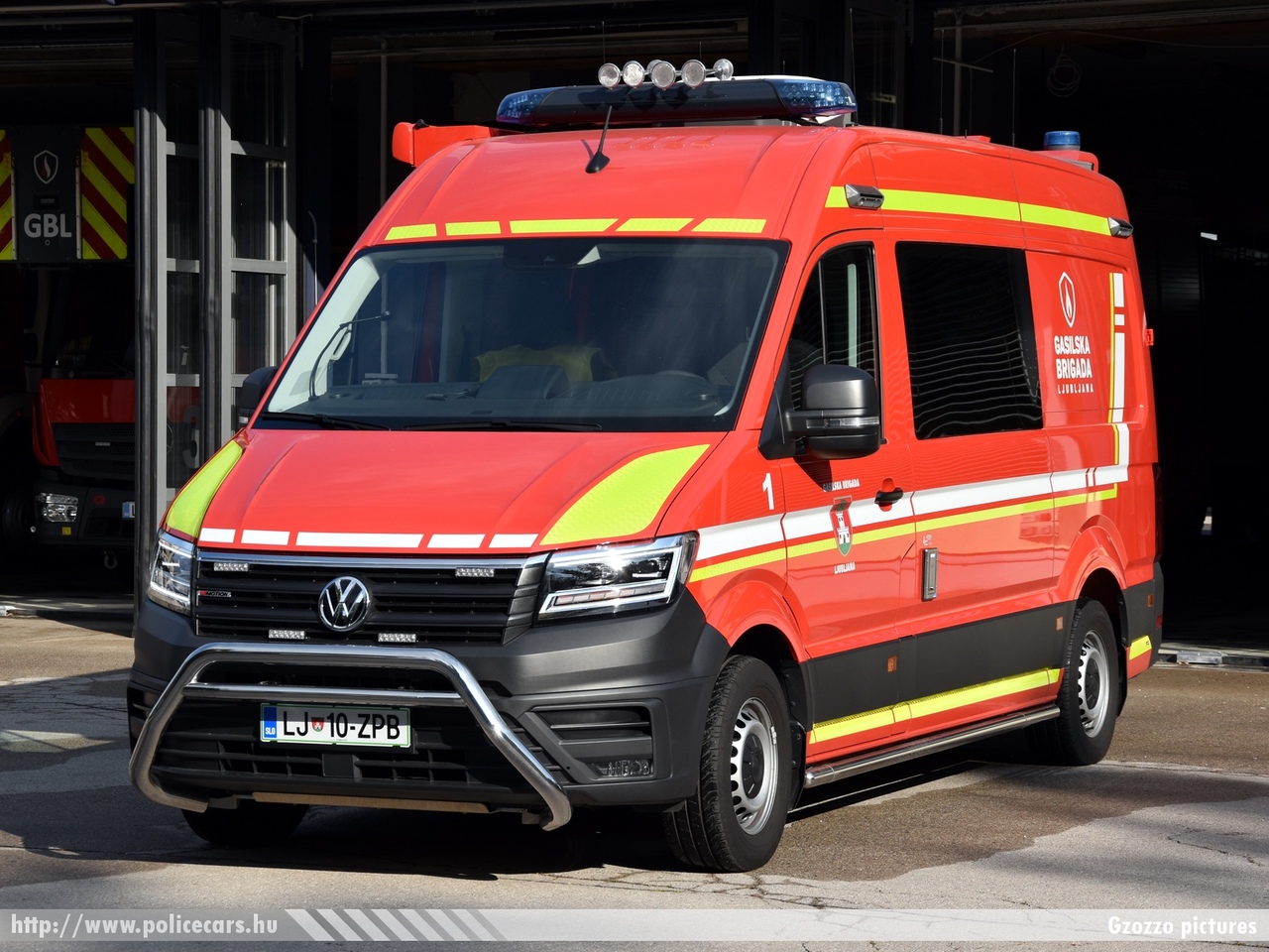 Volkswagen Crafter 35 2.0 TDI 4M, Ljubljana, fotó: Gzozzo pictures
Keywords: szlovén Szlovénia tûzoltóautó tûzoltóság tûzoltó slovenian Slovenia fire firetruck