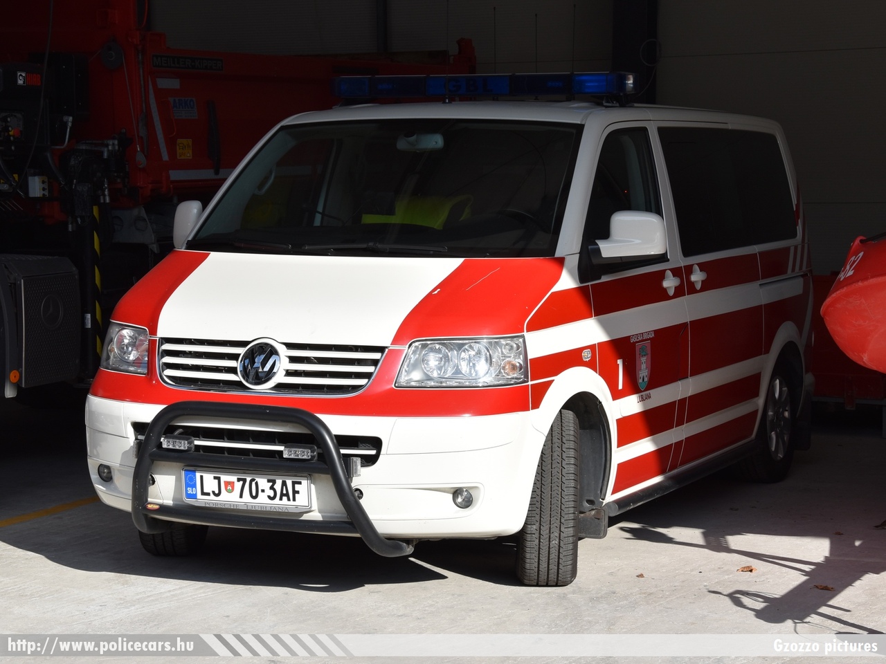 Volkswagen Transporter T5 Multivan 2.5 TDI 4motion, Ljubljana, fotó: Gzozzo pictures
Keywords: szlovén Szlovénia tûzoltóautó tûzoltóság tûzoltó slovenian Slovenia fire firetruck