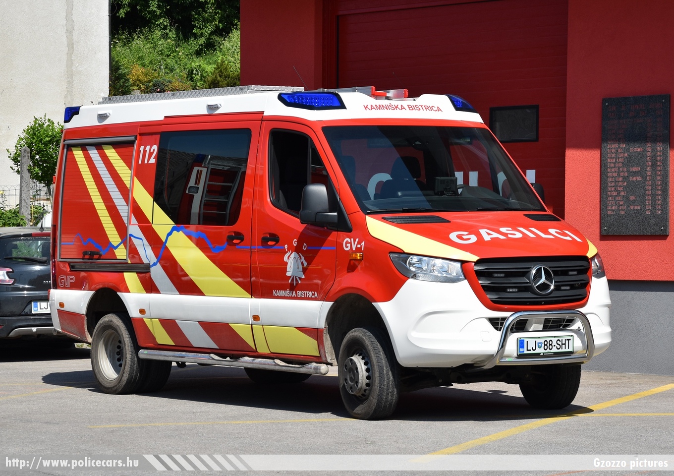 Mercedes Sprinter III 4x4, GV-1, PGD Kamniska Bistrica, fotó: Gzozzo pictures
Keywords: szlovén Szlovénia tûzoltóautó tûzoltóság tûzoltó slovenian Slovenia fire firetruck