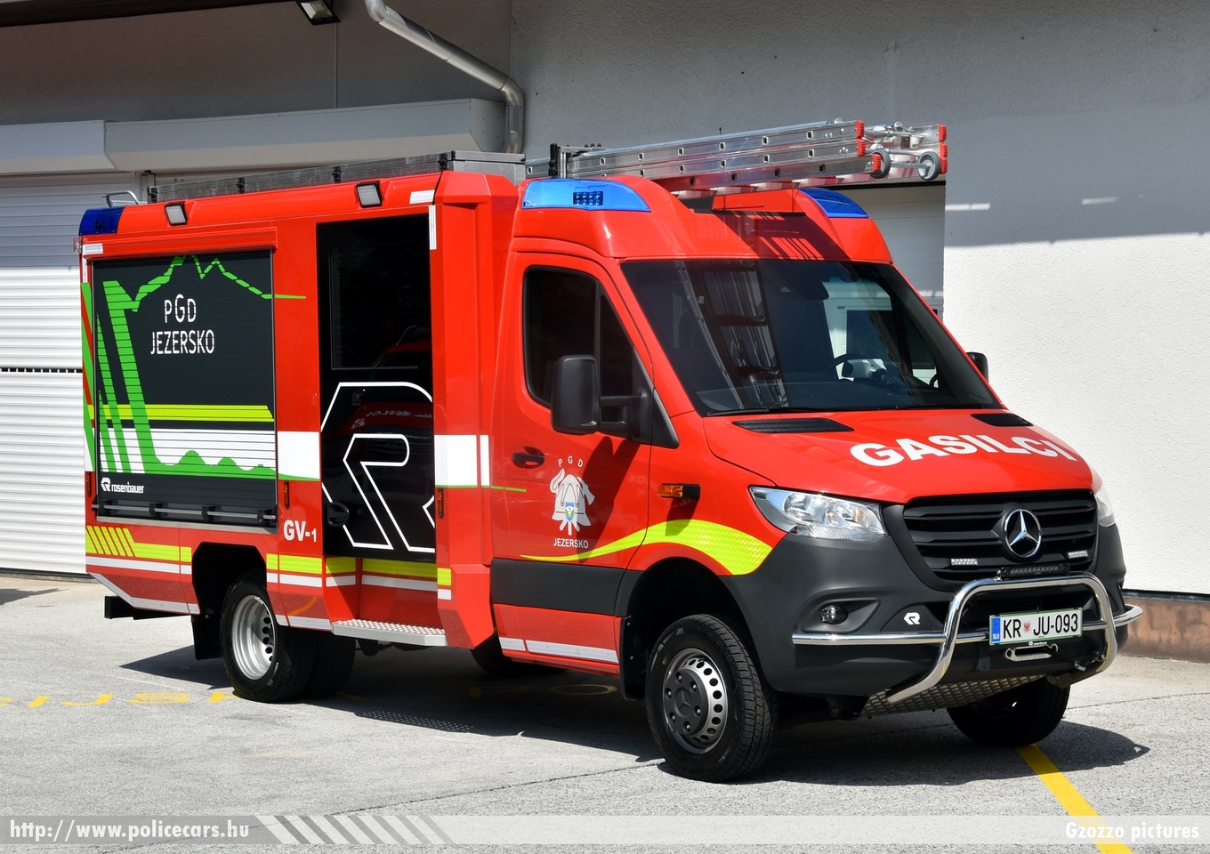 Mercedes Sprinter III GV-1, PGD Jezersko, fotó: Gzozzo pictures
Keywords: szlovén Szlovénia tûzoltóautó tûzoltóság tûzoltó slovenian Slovenia fire firetruck