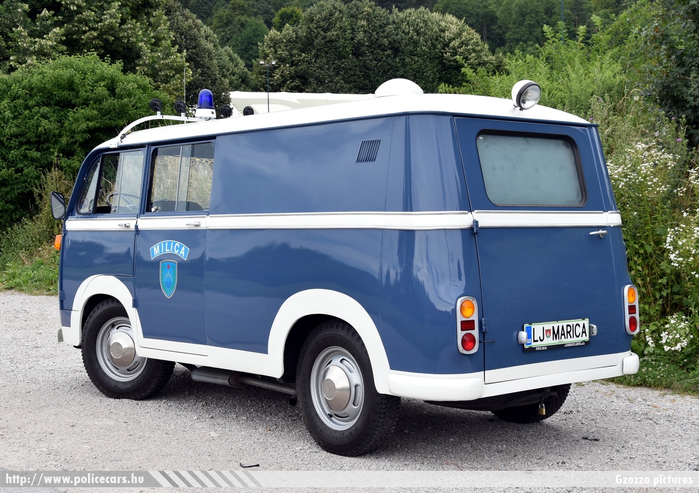 IMV 1600 Milica 1974, Ljubljana Milica Dru¹tvo Starodobnih Policijskih Vozil, fotó: Gzozzo pictures
Keywords: szlovén Szlovénia rendőr rendőrautó rendőrség police policecar Slovenia slovenian