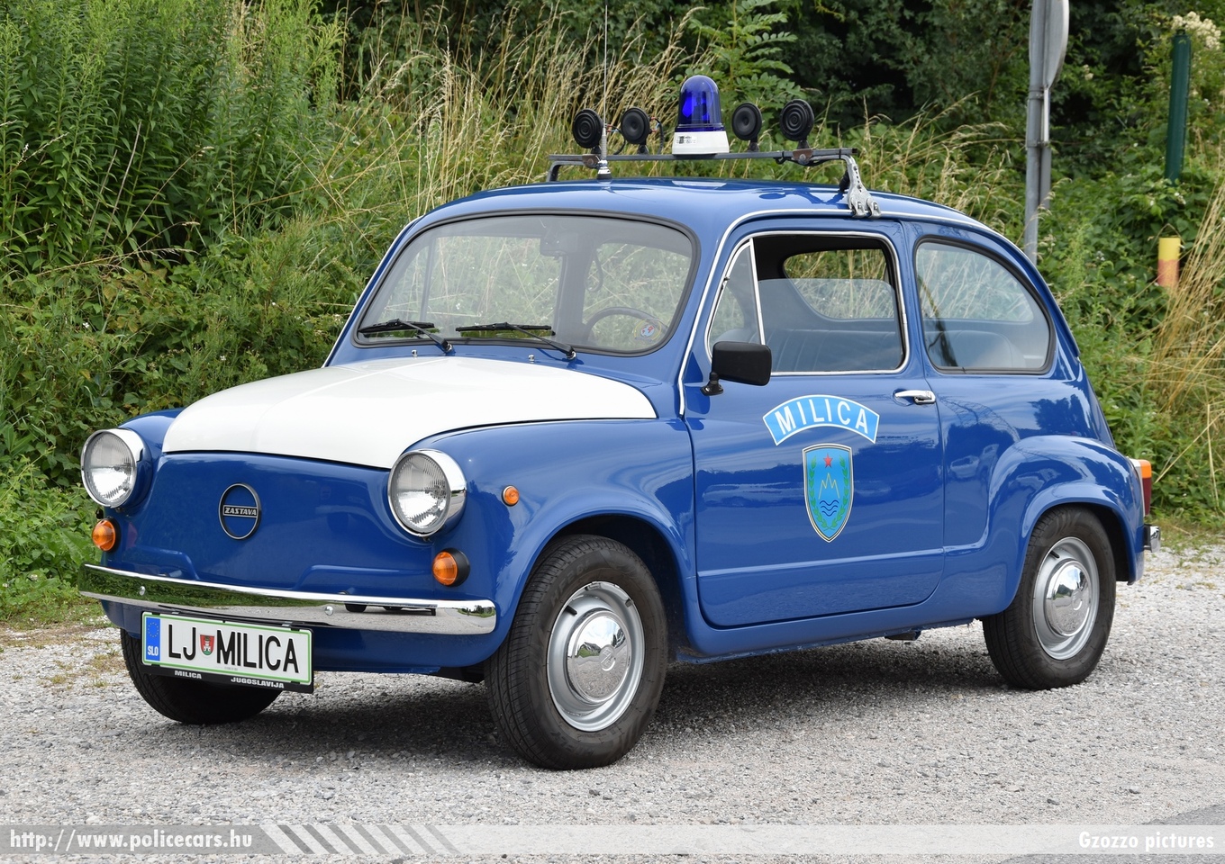 Zastava Fiat 750, Ljubljana Milica Dru¹tvo Starodobnih Policijskih Vozil, fotó: Gzozzo pictures
Keywords: szlovén Szlovénia rendőr rendőrautó rendőrség police policecar Slovenia slovenian