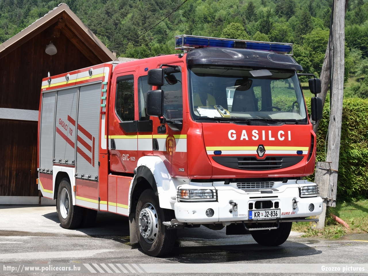 Renault Midlum 280 GVC 16/25, PGD Begunje na Gorenjskem, fotó: Gzozzo pictures
Keywords: szlovén Szlovénia tûzoltóautó tûzoltóság tûzoltó slovenian Slovenia fire firetruck