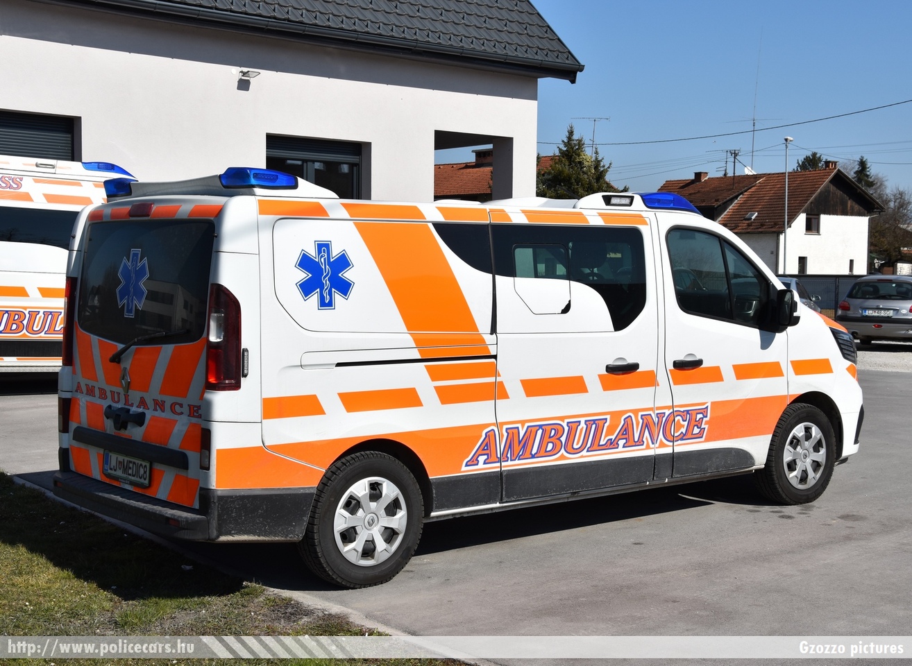 Renault Trafic, Medicross d.o.o., fotó: Gzozzo pictures
Keywords: szlovén Szlovénia mentő mentőautó Slovenia slovenian ambulance